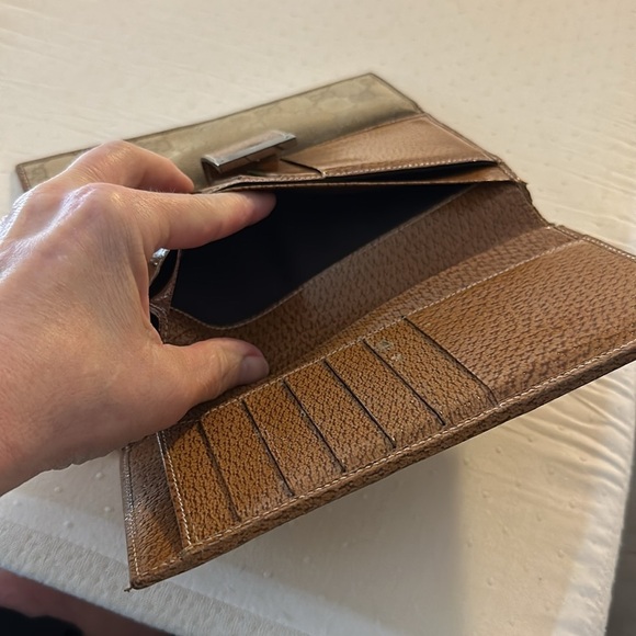 Gucci wallet many card spots & compartments - Picture 10 of 14